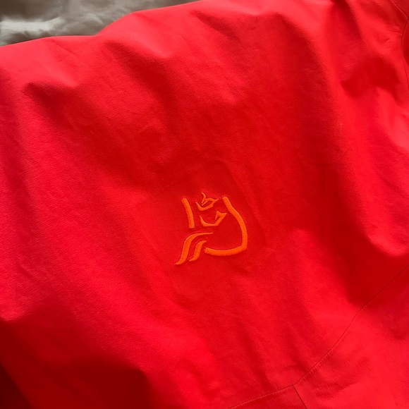 New with tags norrona lofoten gore tex red jacket XS - Picture 5 of 7